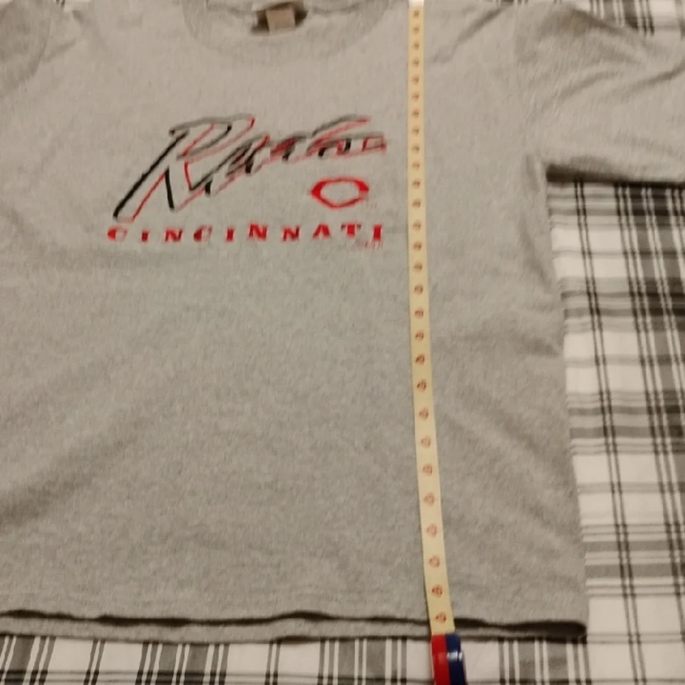 Cincinnati Reds Gray Unisex T-Shirt – Medium New - Picture 3 of 6